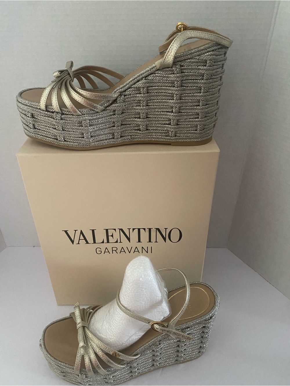 Valentino Garavani Gold Woven Espadrille Wedge Sandals size 40 us 9